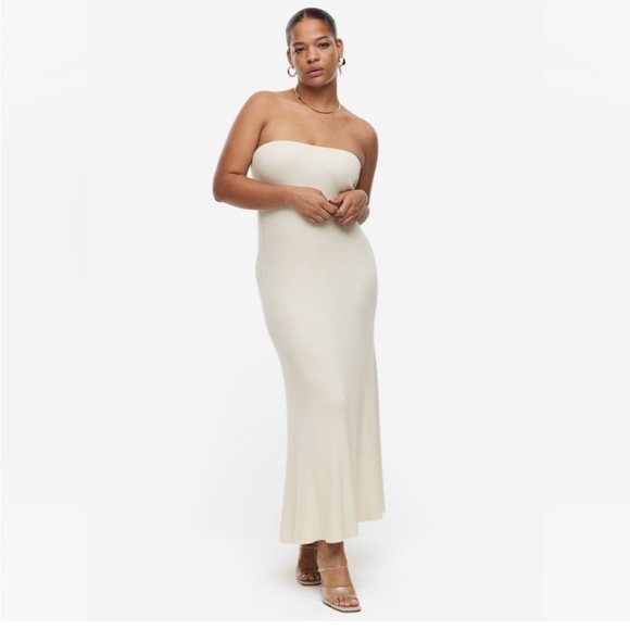 H&M Dresses & Skirts - H&M knit Strapless Cream knit Dress